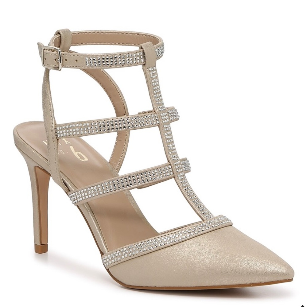 Liraven pump mix no. 6 champagne color size 9.5